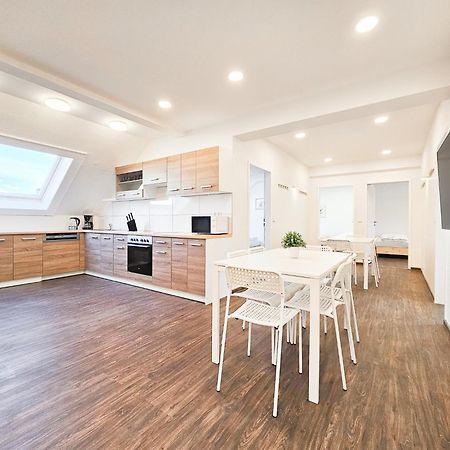 Raj Living - City Center Apartments With 5 Rooms - 10 Min Messe Dus Дюссельдорф Экстерьер фото