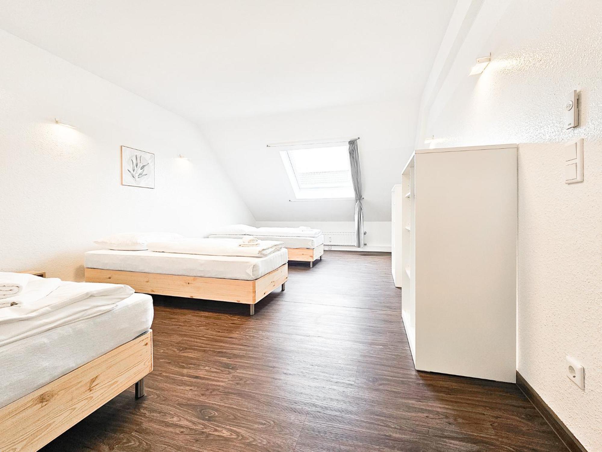 Raj Living - City Center Apartments With 5 Rooms - 10 Min Messe Dus Дюссельдорф Экстерьер фото