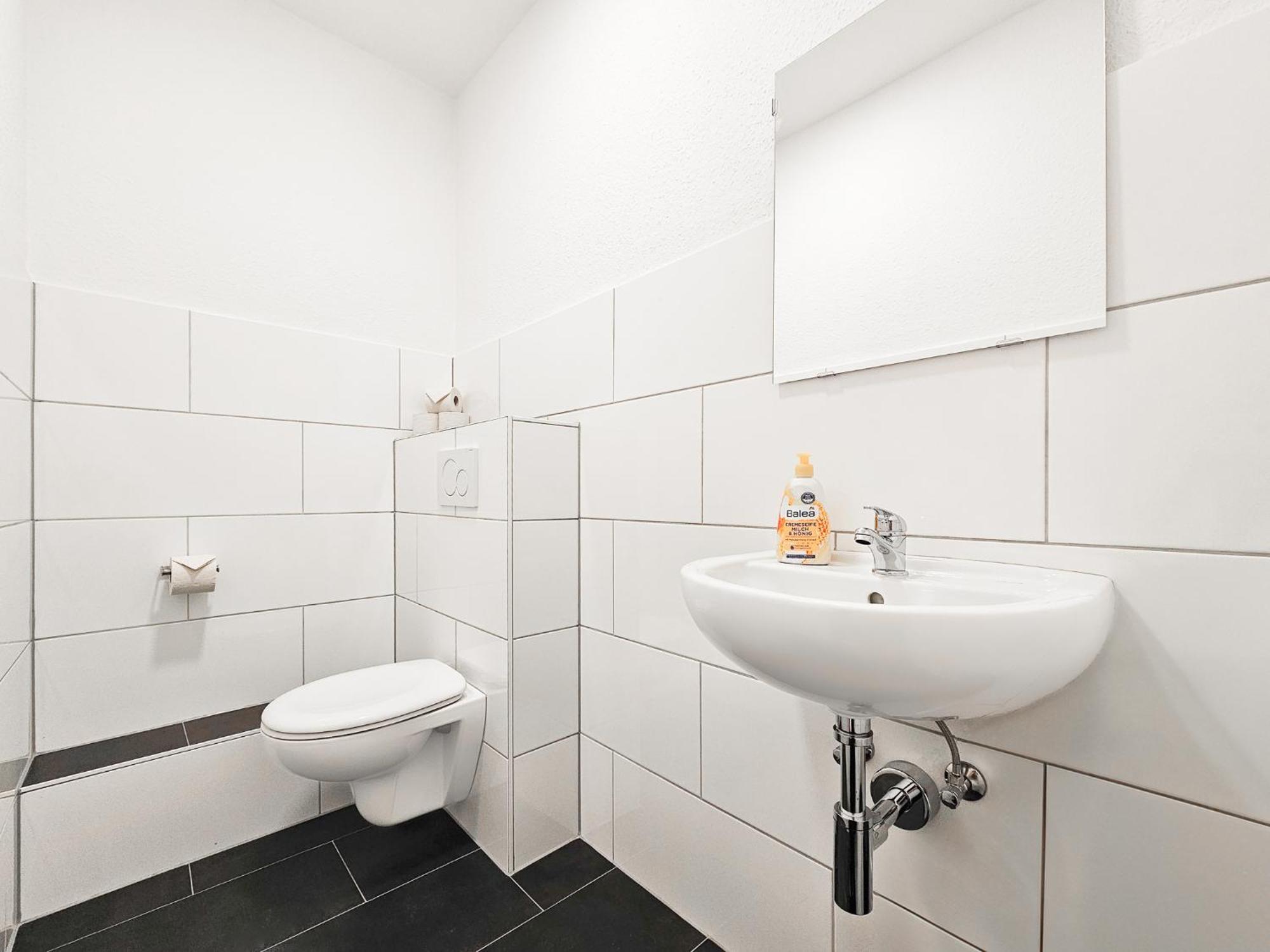 Raj Living - City Center Apartments With 5 Rooms - 10 Min Messe Dus Дюссельдорф Экстерьер фото