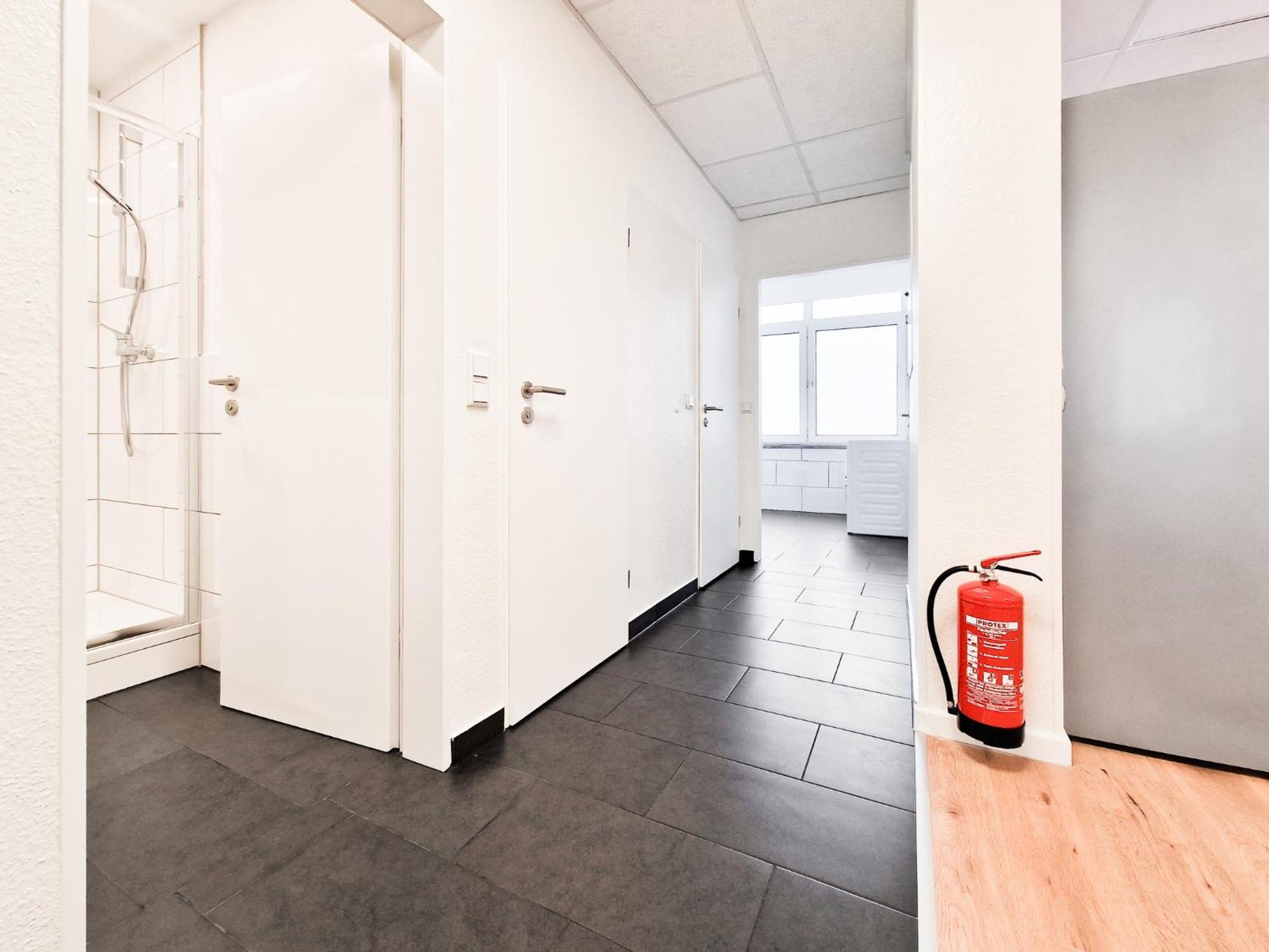 Raj Living - City Center Apartments With 5 Rooms - 10 Min Messe Dus Дюссельдорф Экстерьер фото