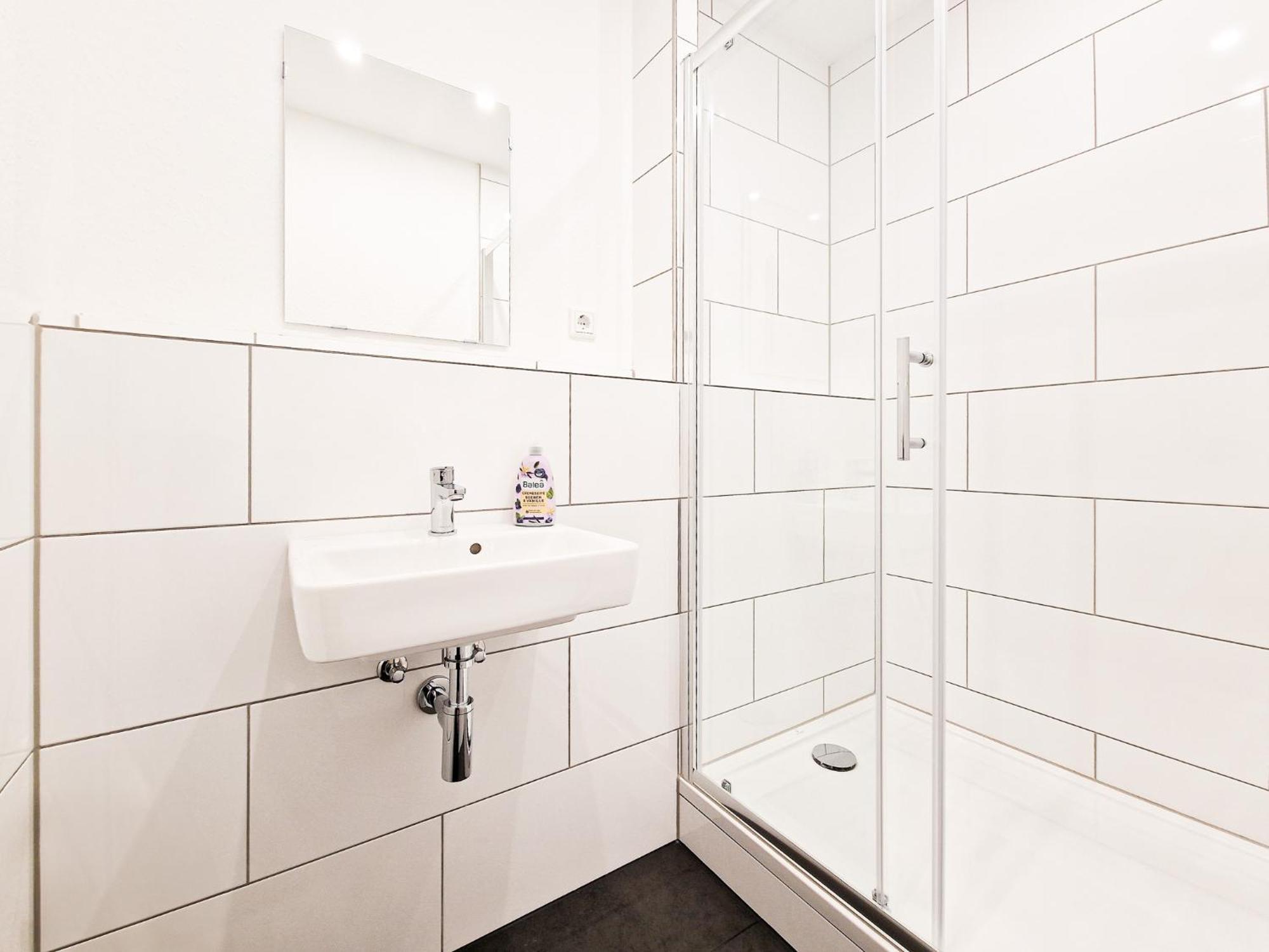 Raj Living - City Center Apartments With 5 Rooms - 10 Min Messe Dus Дюссельдорф Экстерьер фото