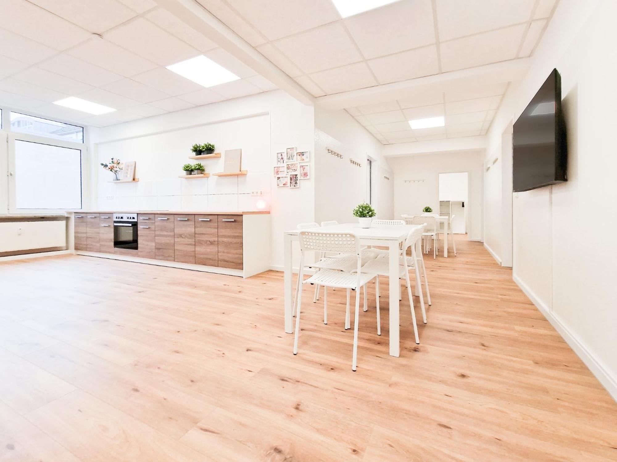 Raj Living - City Center Apartments With 5 Rooms - 10 Min Messe Dus Дюссельдорф Экстерьер фото
