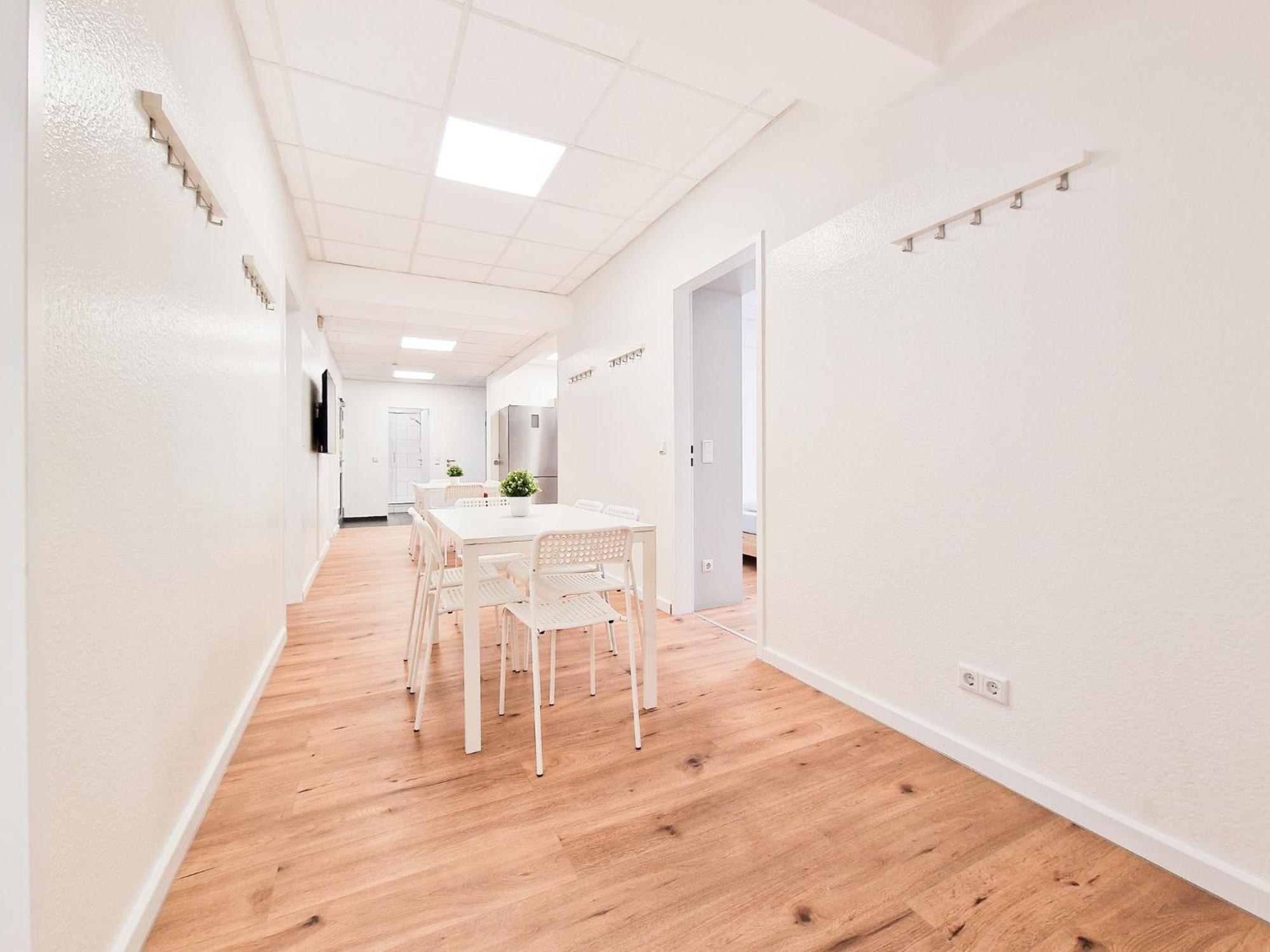 Raj Living - City Center Apartments With 5 Rooms - 10 Min Messe Dus Дюссельдорф Экстерьер фото